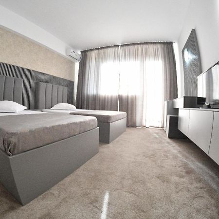 Hotel Parc Κραϊόβα Εξωτερικό φωτογραφία