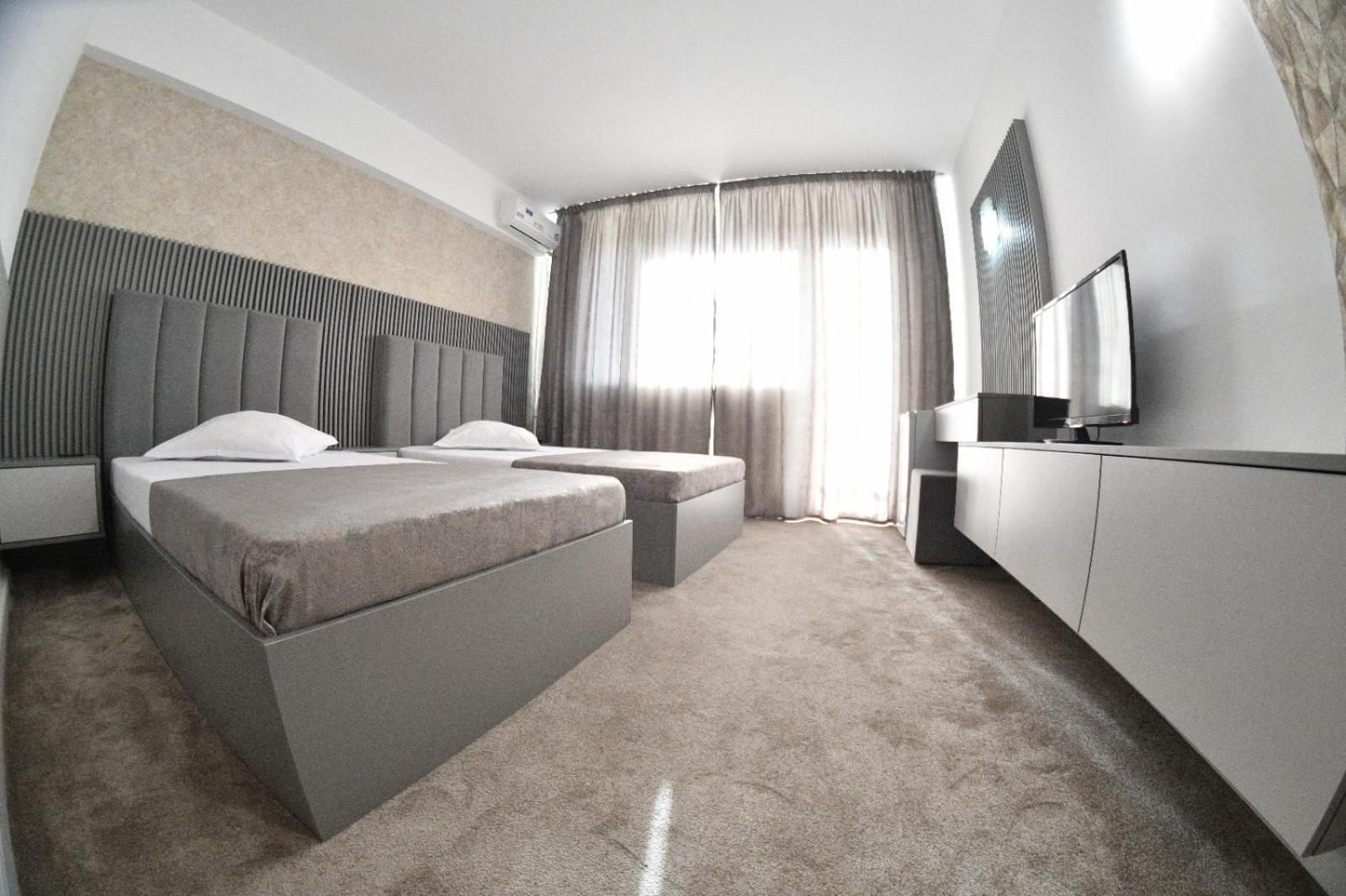 Hotel Parc Κραϊόβα Εξωτερικό φωτογραφία