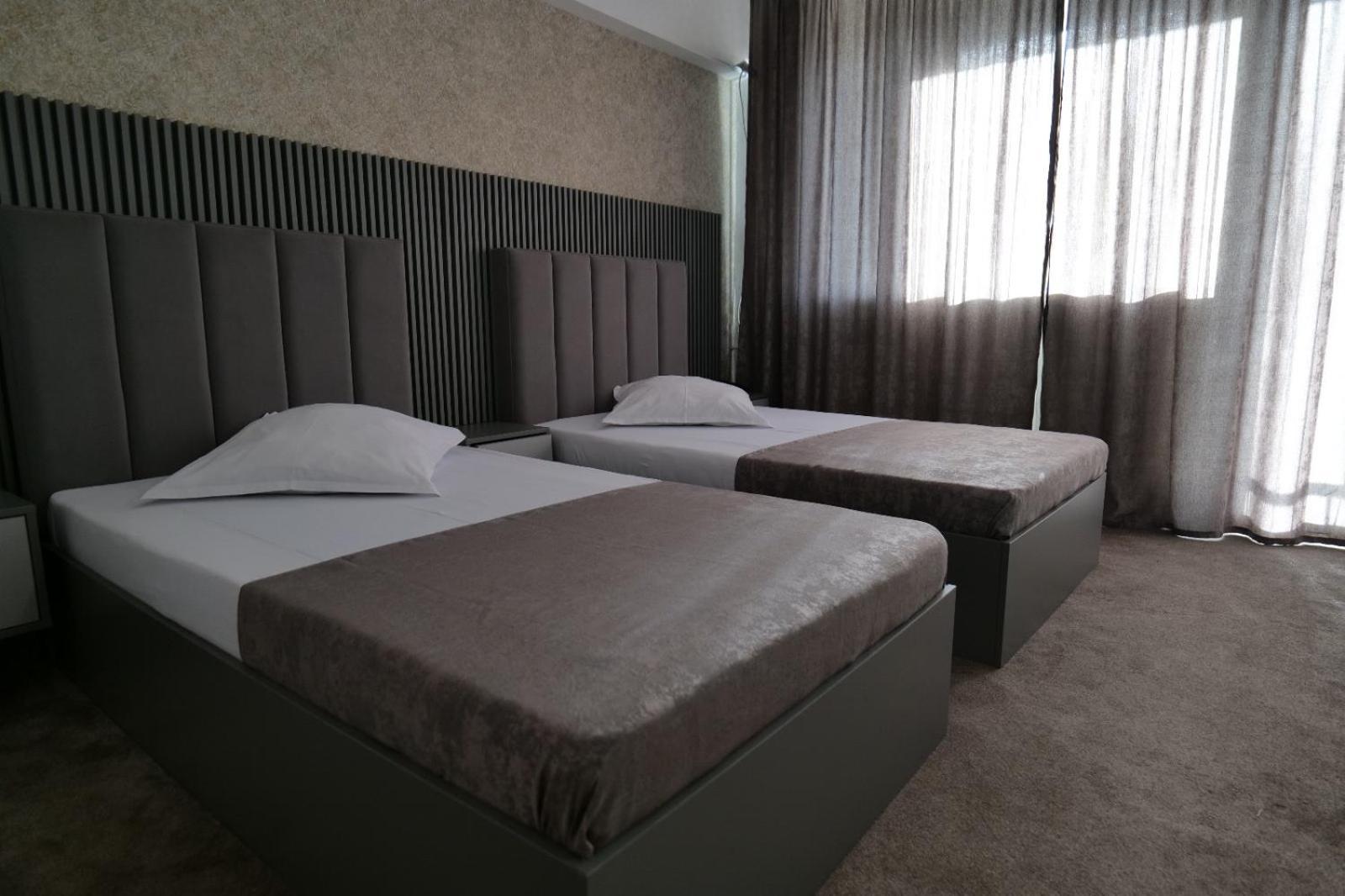 Hotel Parc Κραϊόβα Εξωτερικό φωτογραφία